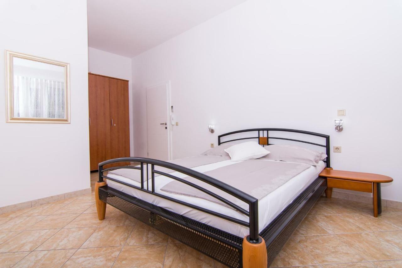 Apartmani Juric トロギール エクステリア 写真