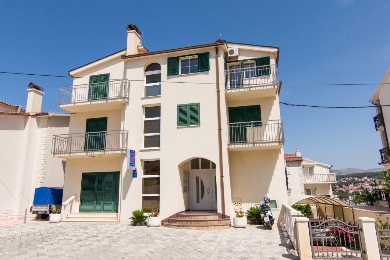 Apartmani Juric トロギール エクステリア 写真